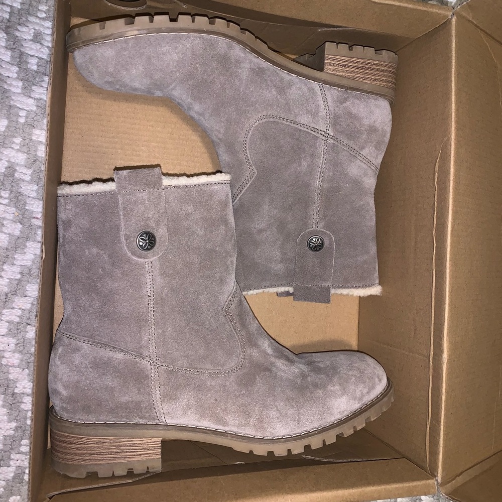 tan short booties